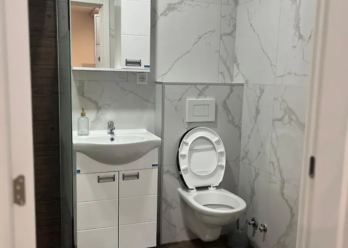 Delux Srebrno Jezero Daire *