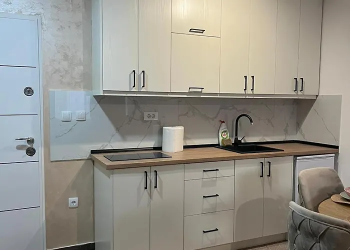 Delux Srebrno Jezero Daire