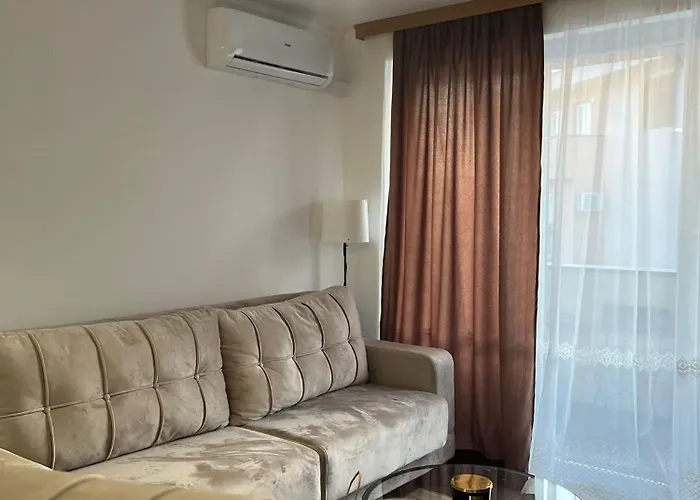 Delux Srebrno Jezero Daire *