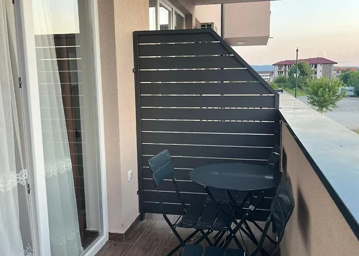 Delux Srebrno Jezero Daire *